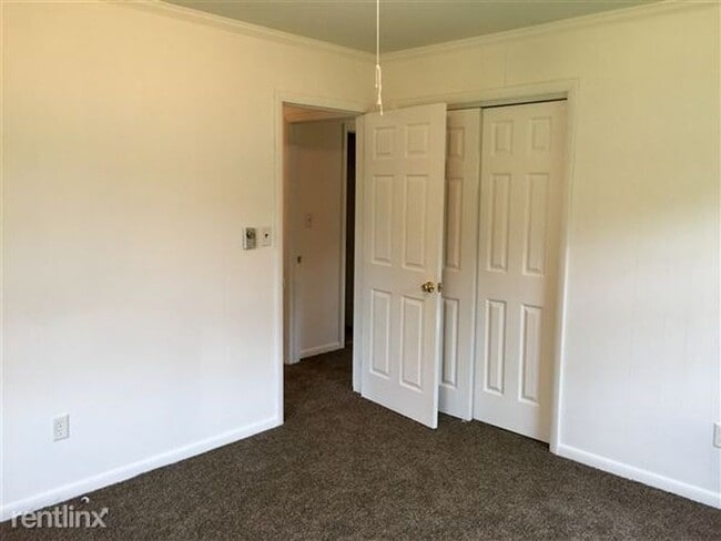Building Photo - 1405 Arbutus Dr