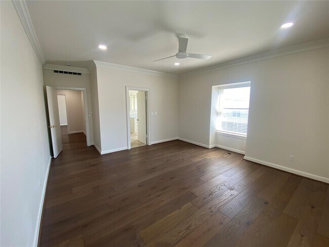 Building Photo - 1114 Sherwood Ln