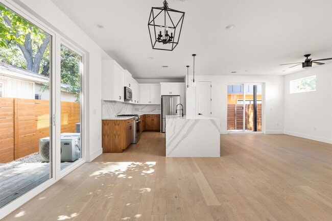 Building Photo - 2813 Prado St