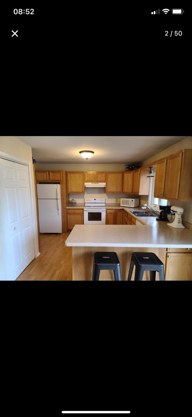 Building Photo - 873 Lincoln Ave