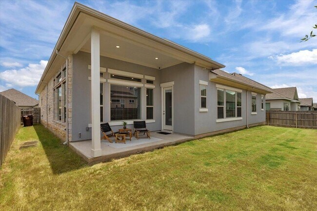 Building Photo - 271 Eclipse Dr