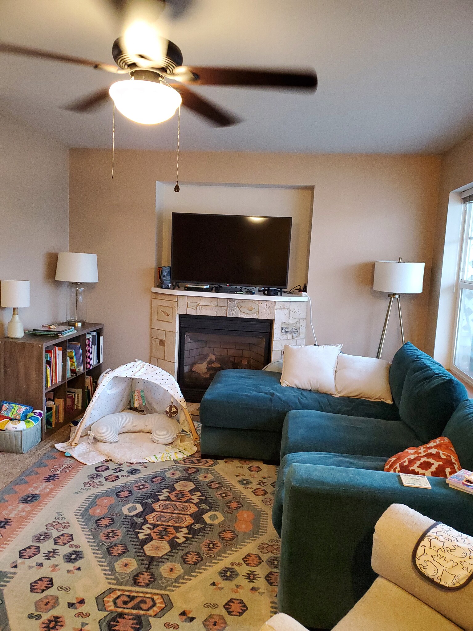 Living room with gas fireplace - 2908 St Paul St