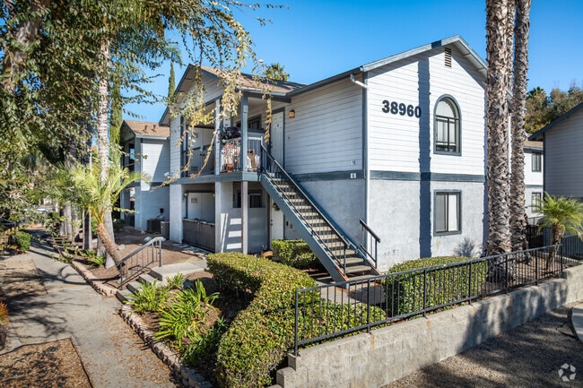 Building Photo - Lakeridge Apartments