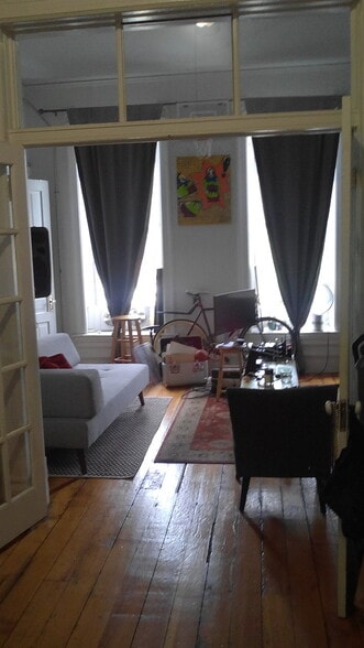 Building Photo - 1136 N Milwaukee Ave