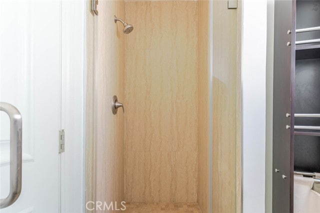 Building Photo - 909 E Garfield Ave