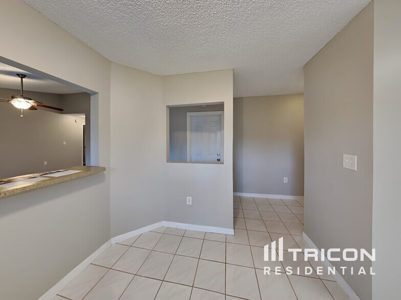 Building Photo - 10827 Claymont Dr