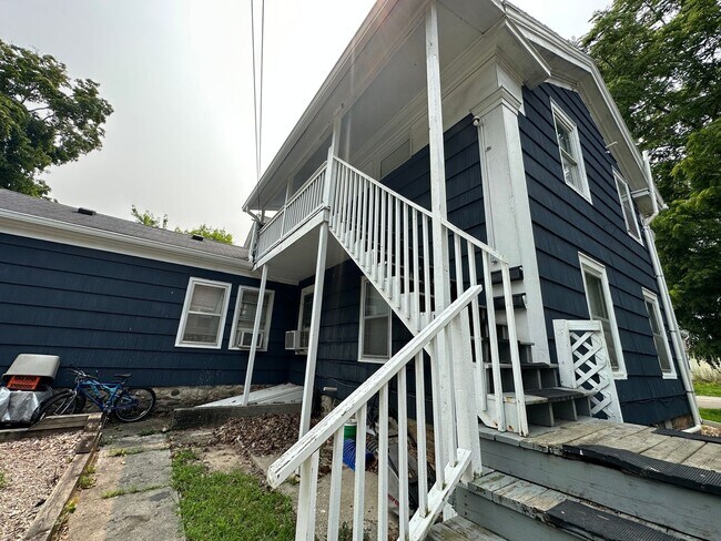 Building Photo - 625 S Barnes St