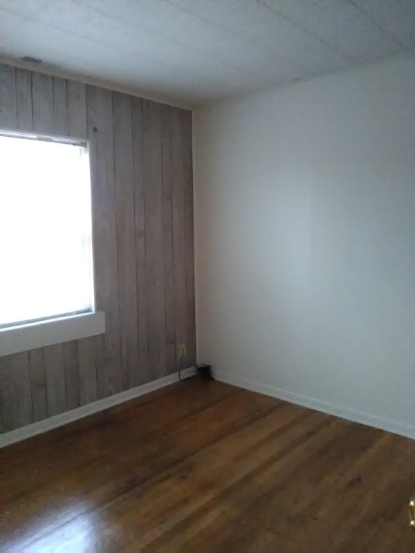 Building Photo - 2114 Oakridge Dr