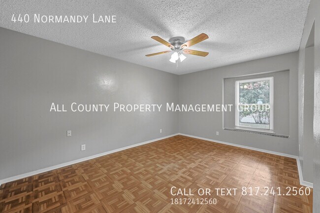 Building Photo - 440 Normandy Ln