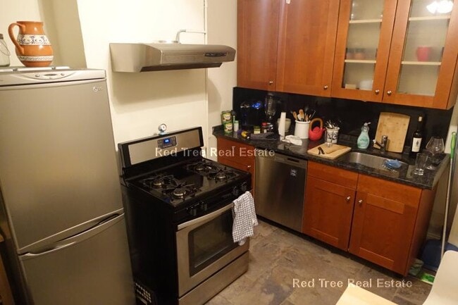 Building Photo - 49 St Germain St