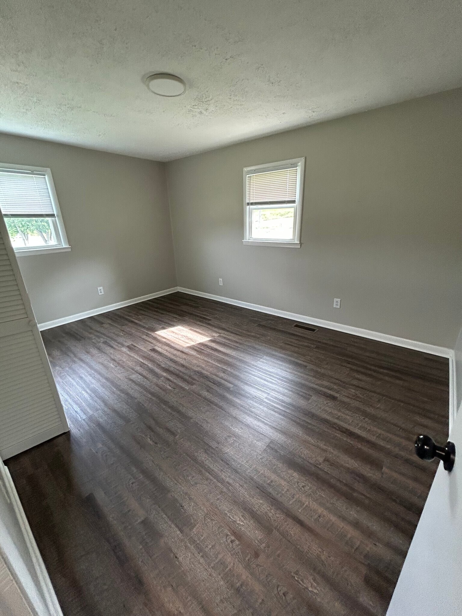 Building Photo - 147 Riddleton Cir