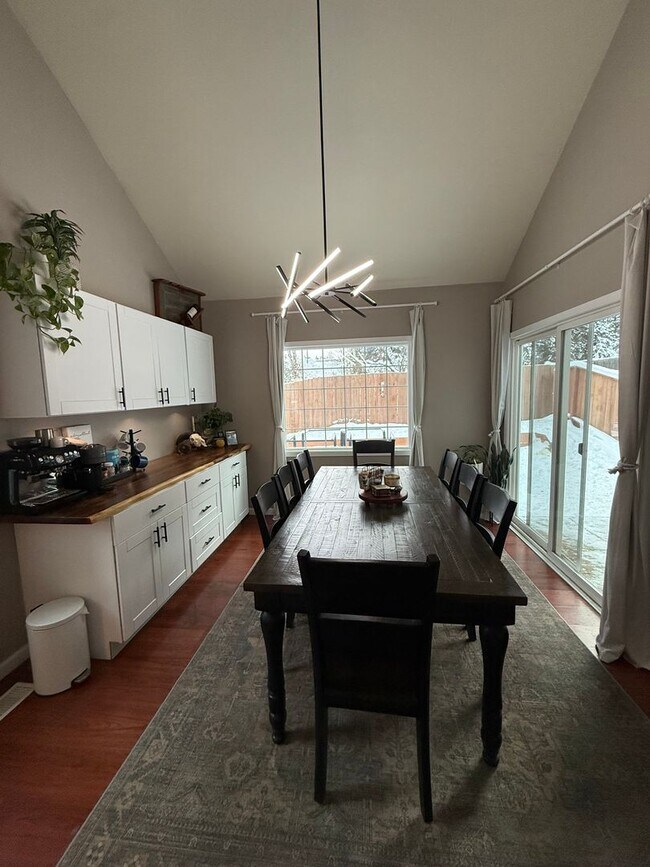 Building Photo - NEW YEAR NEW HOME! 3 bed, 2.5 bath, 2 car garage in South Anchorage