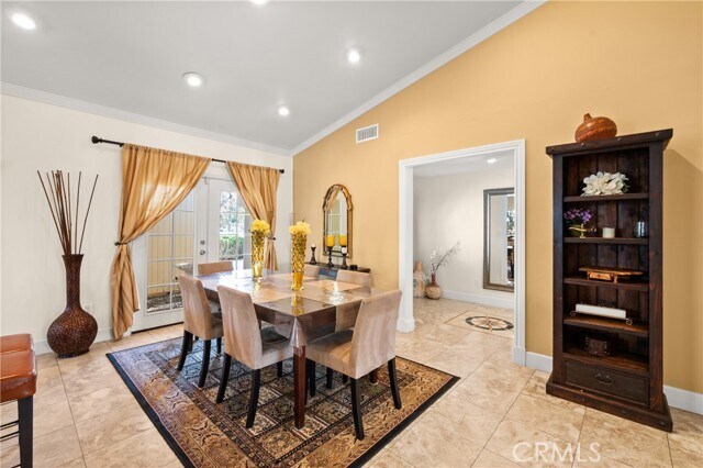 Building Photo - 6045 Sausalito Ave