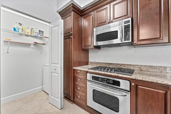 Building Photo - 3308 Renaissance Way