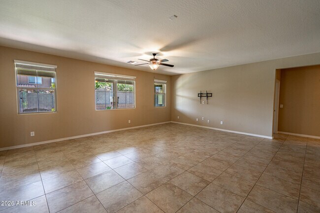 Building Photo - 18445 W Saguaro Ln
