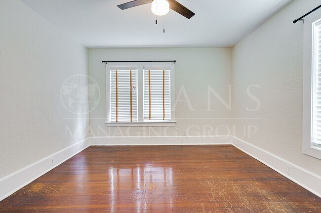 Building Photo - Charming 3 Bedroom, 2 Bathroom Two-Story H...