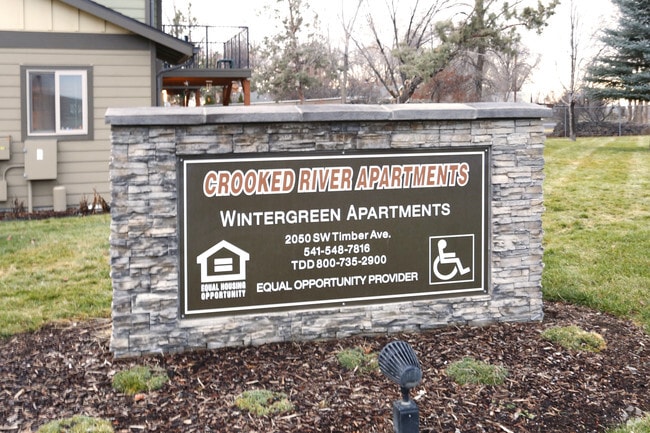 Building Photo - Crooked River - Wintergreen
