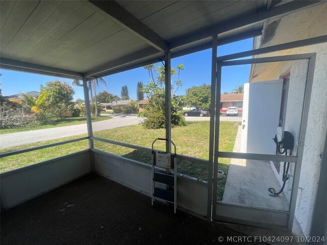 Building Photo - 7108 NW 76th Ct