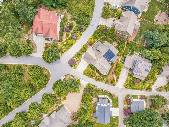 Building Photo - Asheville Rental-Kenilworth Area!