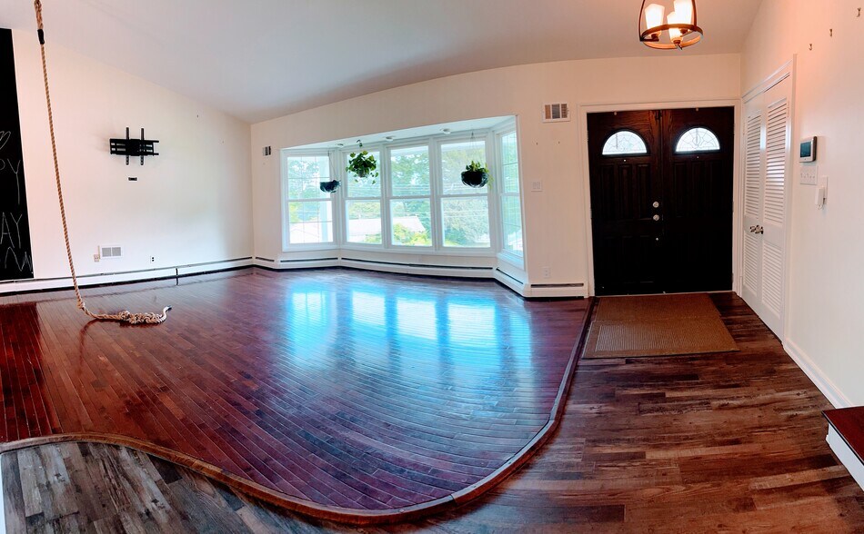 Building Photo - 536 Cardinal Dr