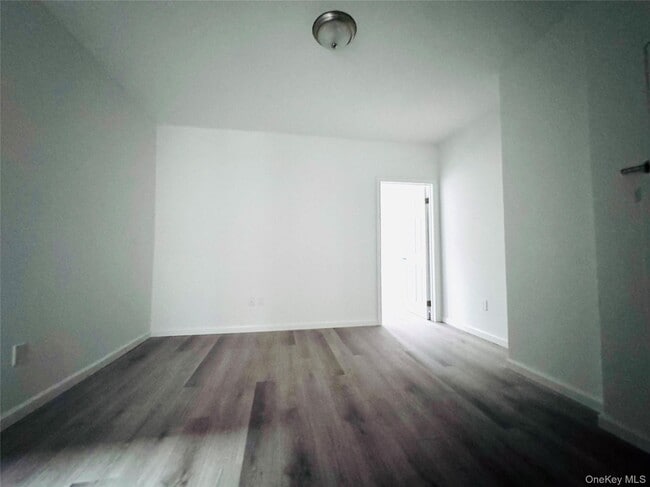 Building Photo - 16-88 Gates Ave