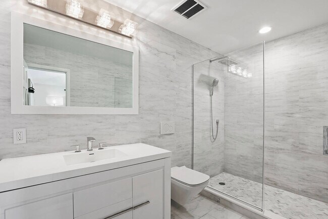 Building Photo - 5 Ranch Ct