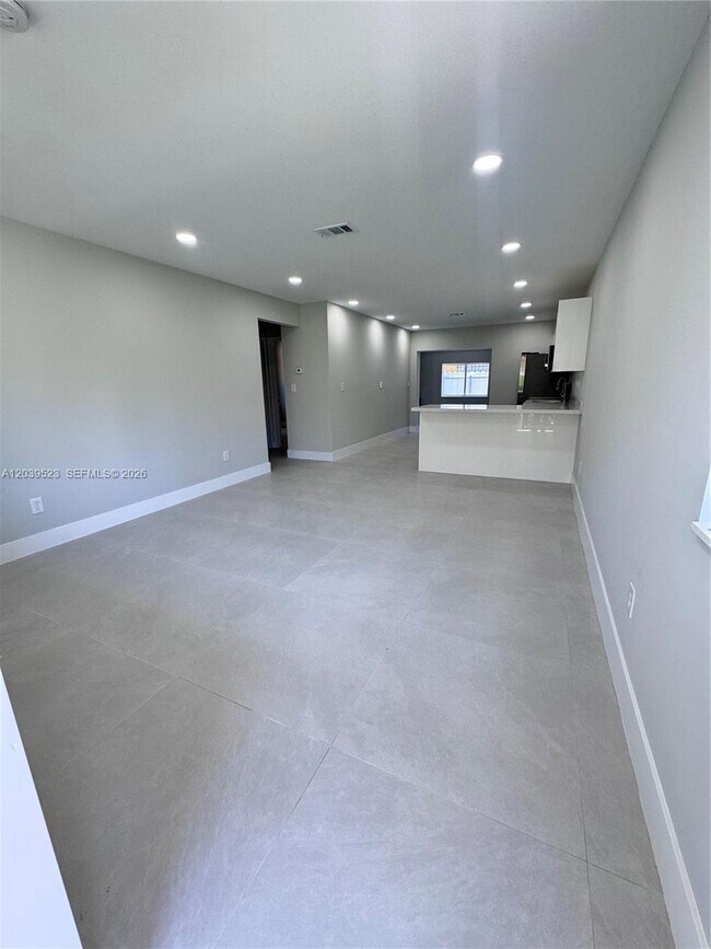 Building Photo - 850 NW 109th St