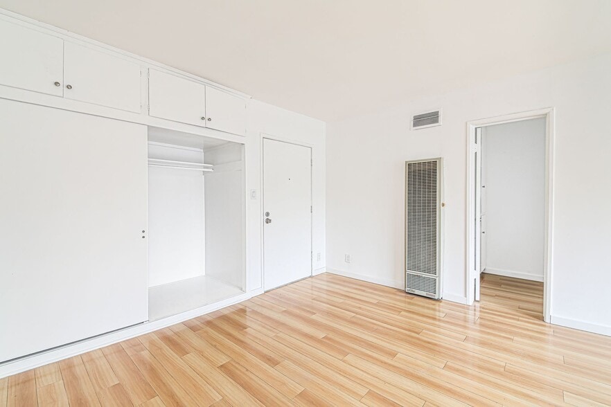 Building Photo - 5757 La Mirada Ave