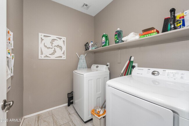 Building Photo - 3647 E Horace Dr