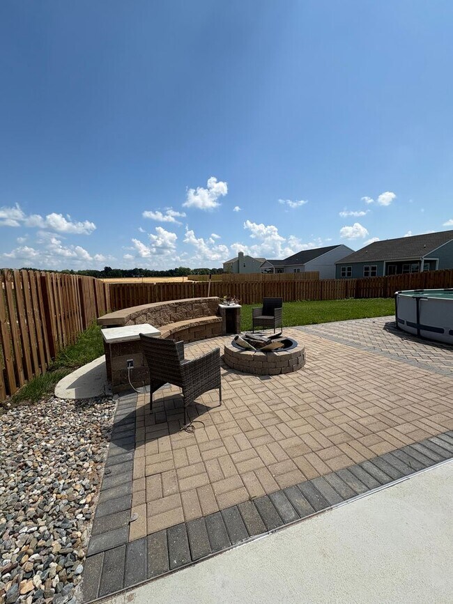 Building Photo - Luxury Meets Comfort: 4 Bed Lafayette Home with Master Retreat, Entertainers Kitchen, & Fenced-In...