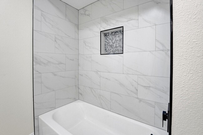 Building Photo - 3780 Shirlwood Ave