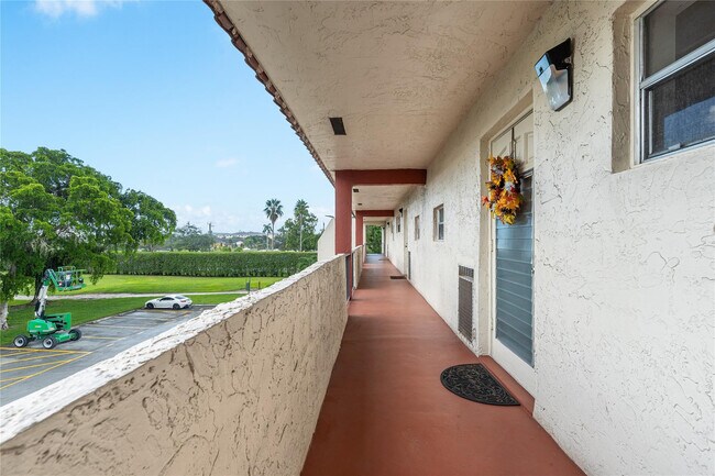 Building Photo - 8940 S Hollybrook Blvd