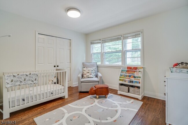 Building Photo - 304 Forest Dr S