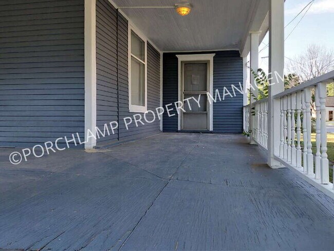 Building Photo - 668 Amity Ave