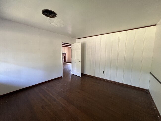 Building Photo - 251 Catalina Cir
