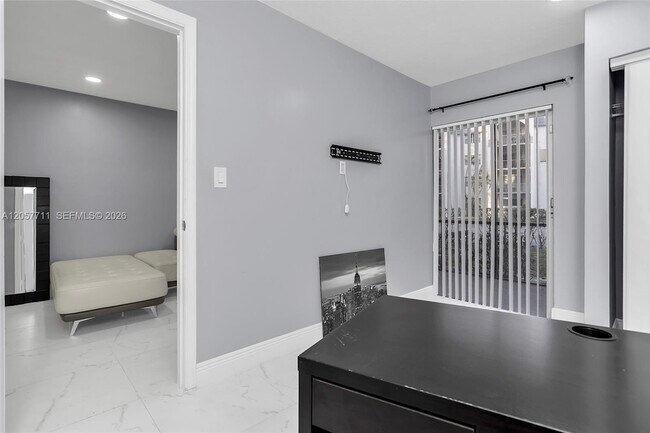 Building Photo - 3300 Spanish Moss Terrace