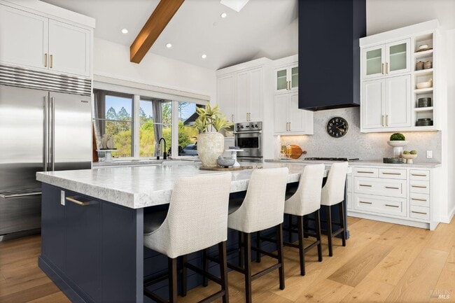 Building Photo - 987 Mark West Springs Rd