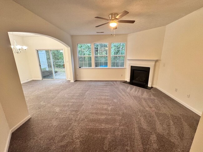 Building Photo - Peaceful 2-Story Townhome - Soothing sound...