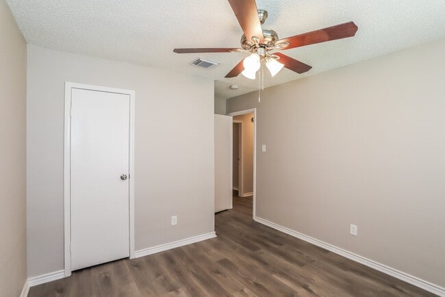 Building Photo - 10911 Kirkbud Ln