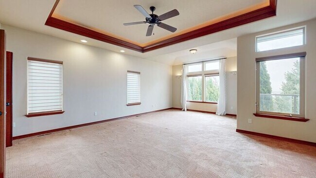 Building Photo - 464 Sundance Dr