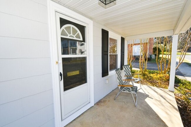 Building Photo - 918 Mercer St