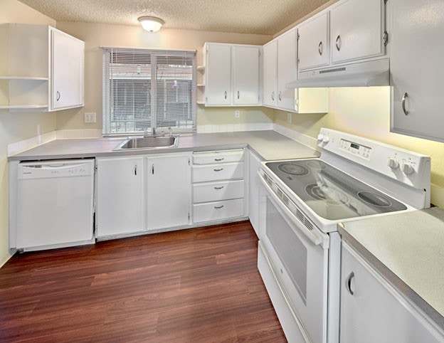Building Photo - La Fountaine Apartments