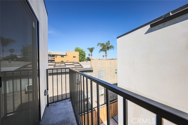 Building Photo - 1239 N Orange Dr