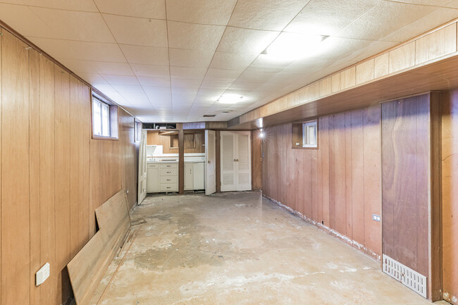 Building Photo - 4301 Douglas Rd