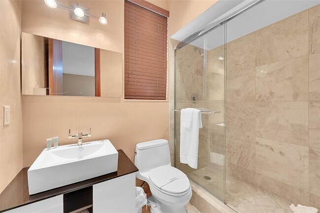 Building Photo - 4200 Coral Hills Dr