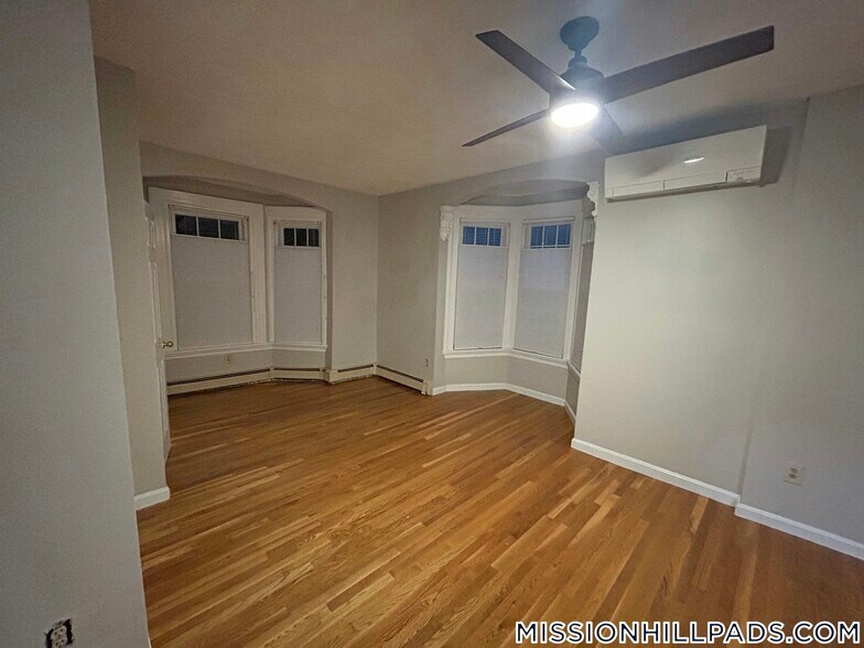 Building Photo - 120 Highland St