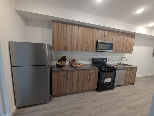 Building Photo - 6614 Rising Sun Ave