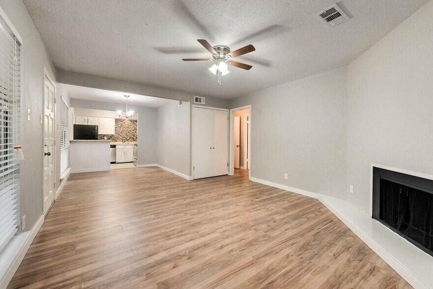 Building Photo - 4114 Avondale Ave