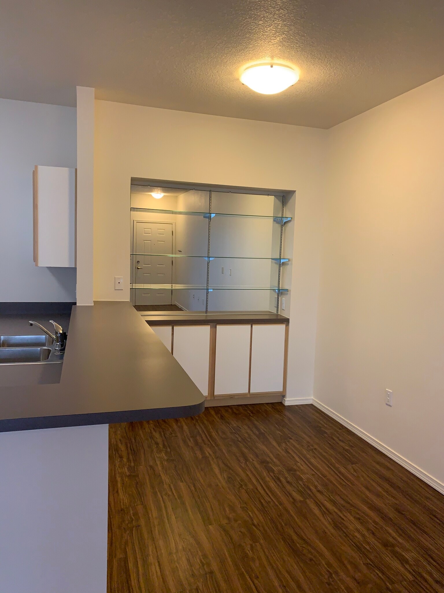 Building Photo - Willamette Estates