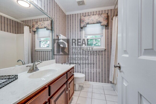 Building Photo - 3 Kyle Ct